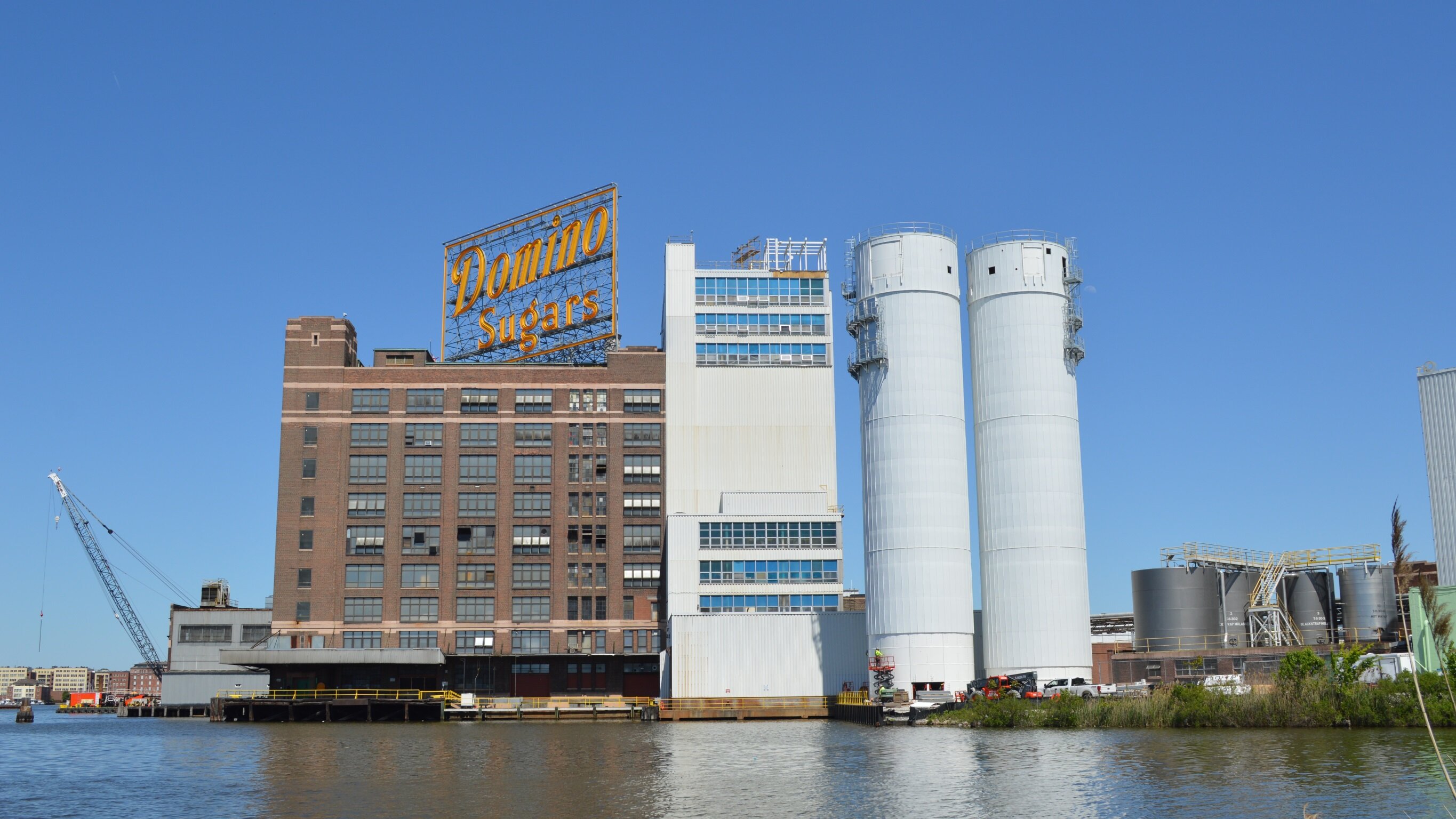 BaltimoreRefinerySilos