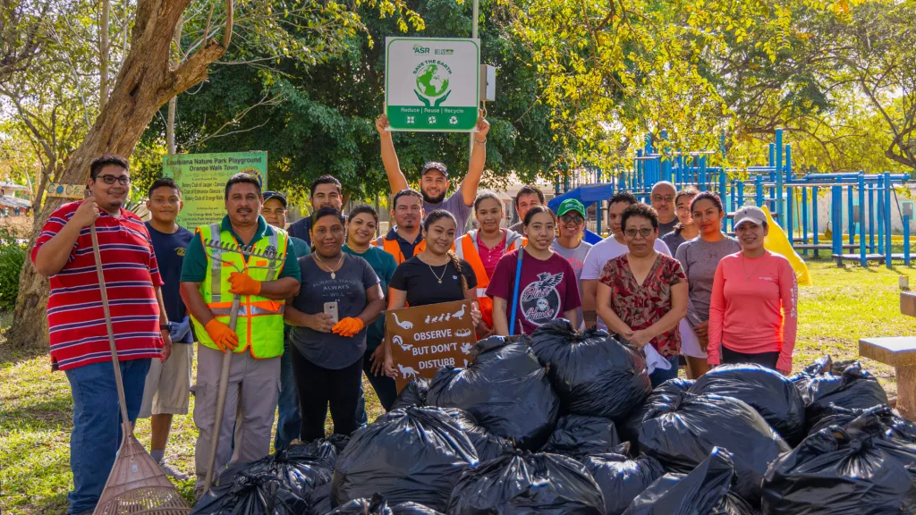 BSI Youth Advisory Board Beautifies Local Park